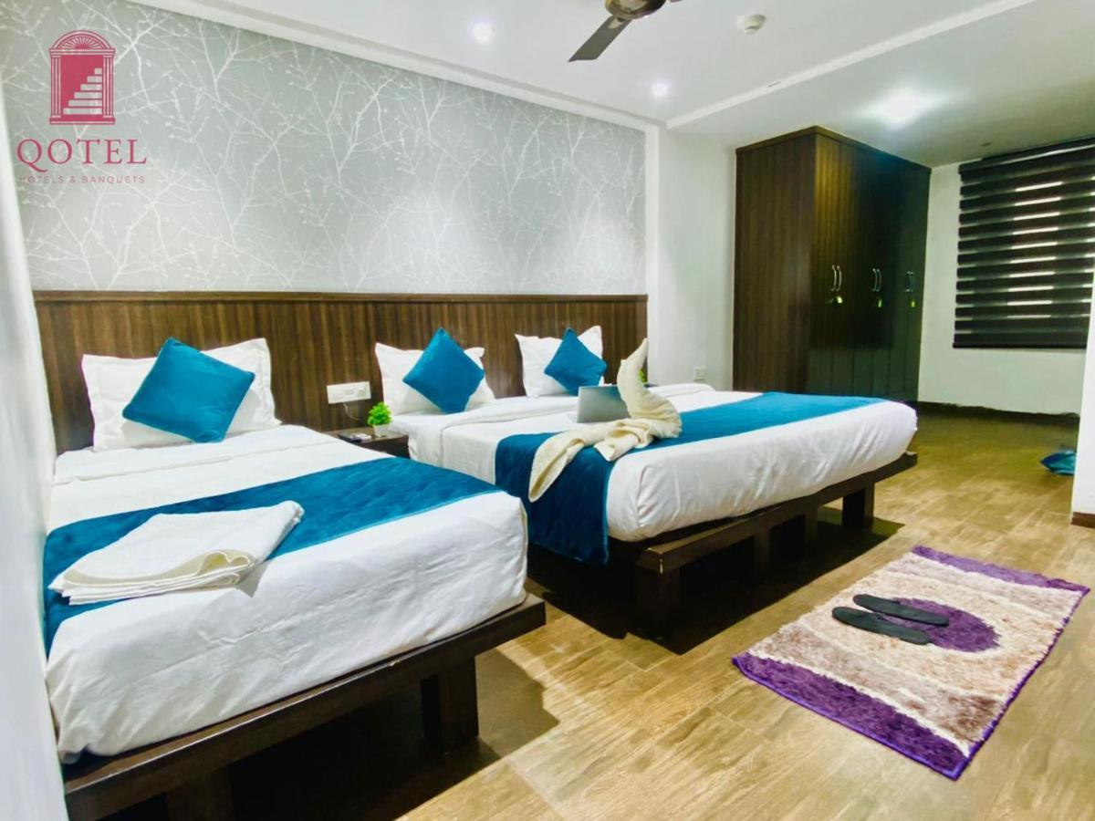 Qotel Hotel Rajouri Garden Above Ritu Marbles, Near Rajouri Garden Metro Station-Couple Friendly Нью-Дели Экстерьер фото